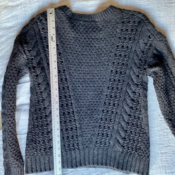 Vince charcoal cable knit crewneck sweater with open stitching. Size M - Picture 12 of 12
